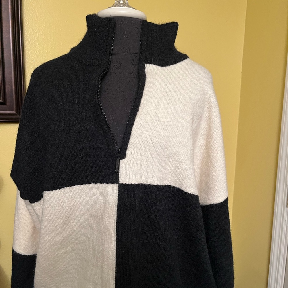 Motel sweater